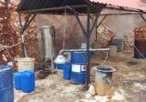 الجيش: دهم منازل ومستودعات لمطلوبين في اليمونة وضبط معمل لتصنيع المخدرات