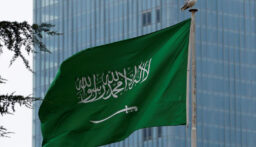 السعودية تندد باستهداف العدو للمدنيين في شارع الرشيد