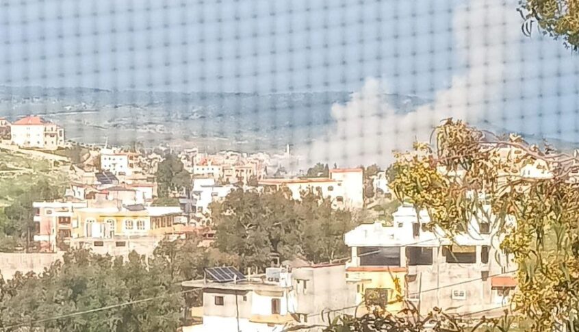الطيران الحربي المعادي نفذ غارة جوية جديدة استهدفت بلدة بليدا بعد غارتين شنتهما الطائرات الحربية قبل ظهر اليوم على البلدة