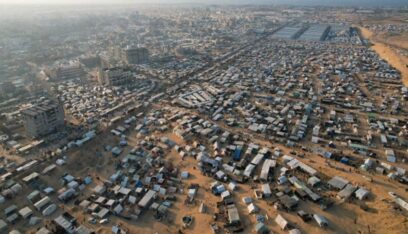 الجزيرة: 26 شهيدا بينهم نساء وأطفال في غارات إسرائيلية استهدفت 5 منازل في مدينة رفح
