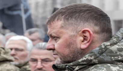 وزير الدفاع الأوكراني يعلن رسميا إعفاء قائد الجيش زالونجي من منصبه