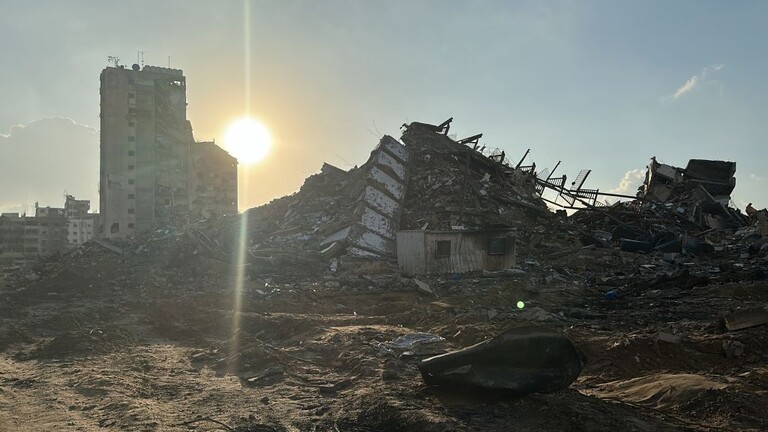 مدفعية الاحتلال تقصف منطقة عبسان الكبيرة شرقي خان يونس جنوبي قطاع غزة(الميادين)