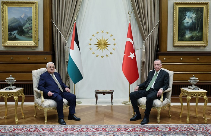عباس: قطاع غزة جزء لا يتجزأ من الدولة الفلسطينية ولا يمكن القبول أو التعامل مع مخططات الاحتلال لفصله