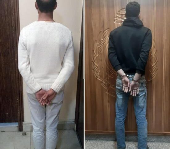 يسرقان المكيفات من المنازل والمحال التجارية.. “المعلومات” كشفتهما وأوقفتهما