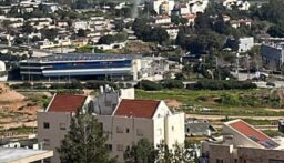 وسائل إعلام إسرائيلية: سقوط صاروخين في كريات شمونة