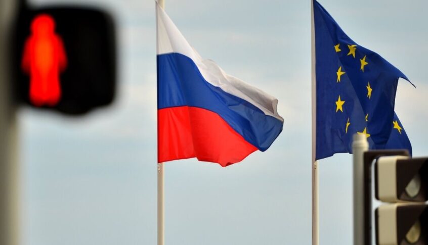 “Modern Diplomacy”: بعد عامين من العقوبات الغربية.. الاقتصاد الروسي مستمر في النمو