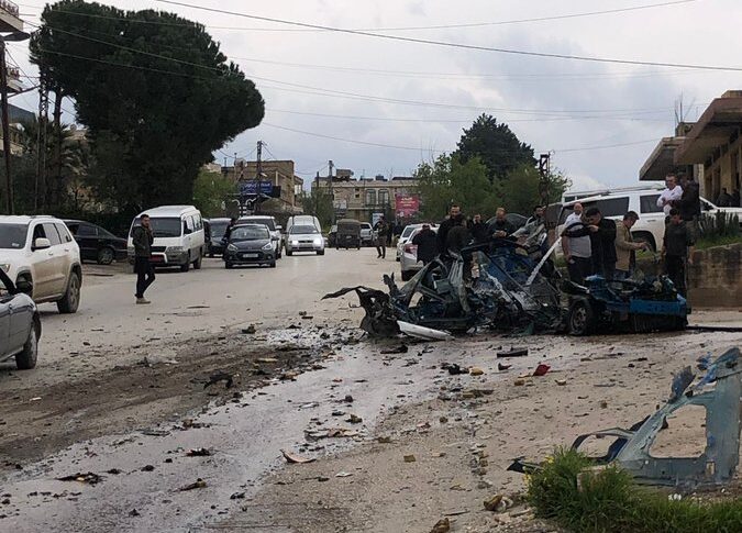 غارة استهدفت سيارة على طريق الصويري في البقاع الغربي