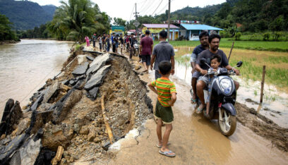 ارتفاع حصيلة الضحايا جراء الفيضانات والانزلاقات في سومطرة الإندونيسية