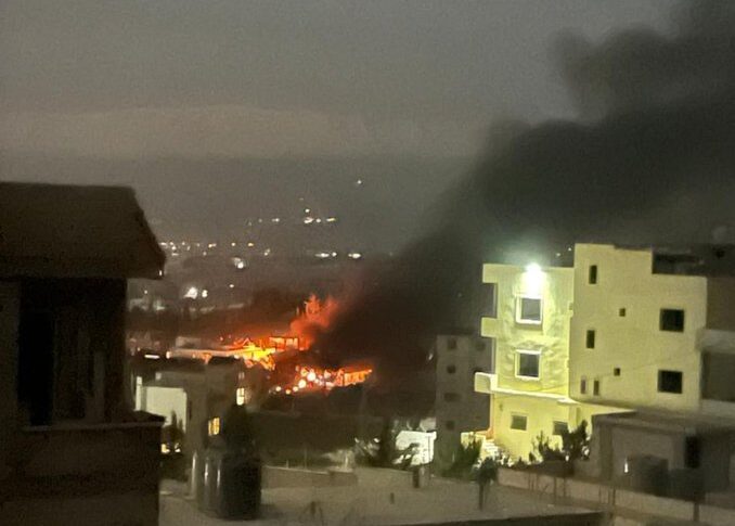 3 جرحى بغارة إسرائيلية على بعلبك.. والمقاومة ترد باستهداف القاعدة الصاروخية والمدفعية في يوآف وثكنة كيلع بـ 60 صاروخ كاتيوشا
