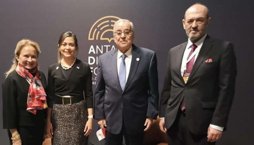 بوحبيب التقى في أنطاليا وزراء خارجية وقرقاش وعرض معهم مستجدات المنطقة وأوضاع الجالية اللبنانية في بلدانهم