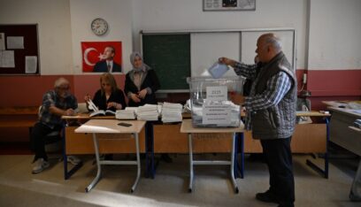 الانتخابات البلدية في تركيا.. صناديق الاقتراع تفتح أمام الناخبين