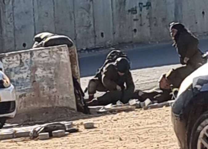 قوات العدو تطلق النار على فلسطيني قرب مستوطنة “يتسهار” جنوب نابلس