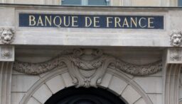 “موديز”: من غير المحتمل أن ينخفض عجز فرنسا إلى 2.7 بالمئة بحلول عام 2027