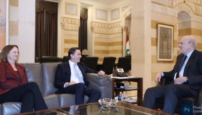 هوكستين أطلع ميقاتي على المستجدات الاخيرة في المنطقة والجهود من أجل التوصل الى وقف الاعمال العسكرية.
