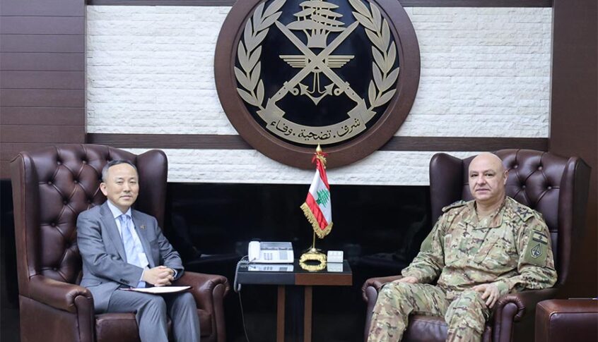 قائد الجيش بحث وسفير كوريا الجنوبية الأوضاع العامة