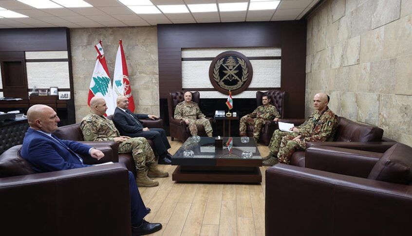 قائد الجيش التقى المفوض الأوروبي ونائب رئيس أركان الدفاع البريطاني وقائد العمليات المشتركة الإيطالية