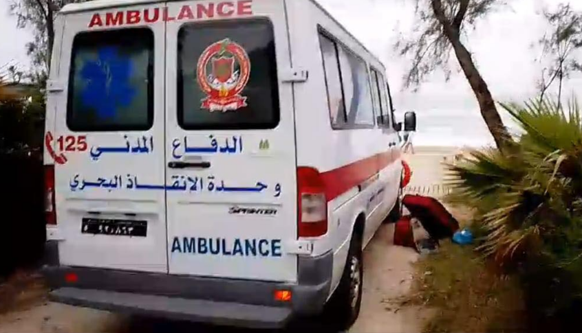 الدفاع المدني ينقذ ناجين من تحت أنقاض البرج الشمالي في لبنان(بالفيديو)