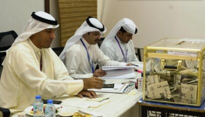 استمرار عمليات فرز الأصوات في الكويت بعد إغلاق مراكز الاقتراع لانتخابات مجلس الأمة
