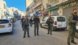 إصابتان في عملية طعن في القدس واستشهاد منفذ العملية