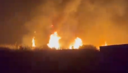 بالفيديو: شهيد و8 جرحى بانفجار وحريق داخل معسكر “كالسو”