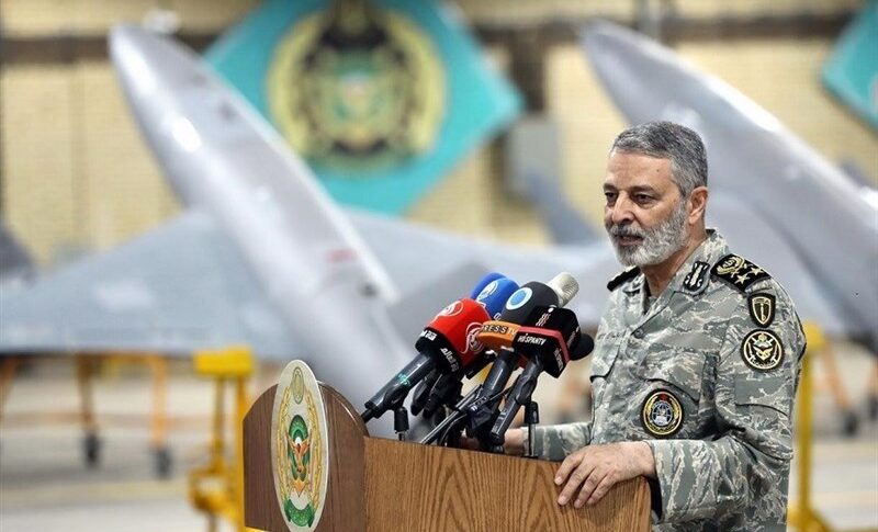 قائد الجيش الإيراني: أي اعتداء سيقابل برد قوي ومؤلم