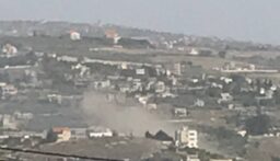 انسحاب فرق الاطفاء من مكان الحريق في بلدة بني حيان لاستهدافه بصاروخين من مسيرة معادية