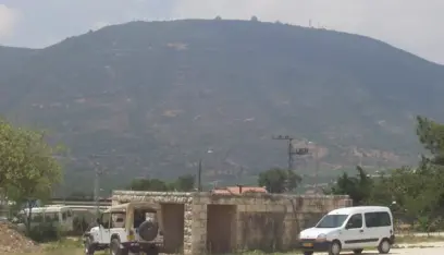 “معاريف”: العدو الإسرائيلي يغلق منطقة “جبل ميرون”