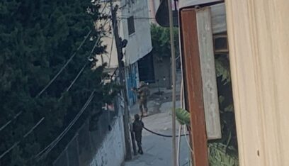 قوات العدو تعتقل العشرات في الضفة والقدس.. ومقاومون يتصدون للاقتحامات