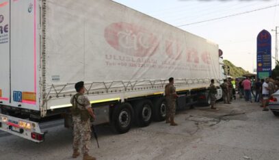 بالصور: اشتعال شاحنة محمّلة بالزيوت تحمل مسدسات مهربة مخفية في البترون
