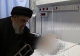 بالفيديو- مشاهد من زيارة السيد نصرالله لوالدته الراحلة الحاجة “أم حسن” في المستشفى