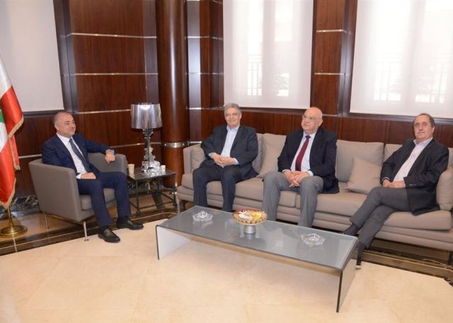 زوار بوصعب اثنوا على اهمية دوره في التواصل مع الافرقاء كافة