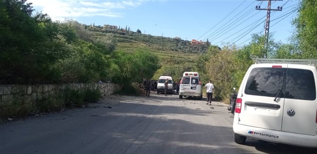 بالفيديو: استهداف سيارة على طريق بافليه بقضاء صور بمسيرة اسرائيلية