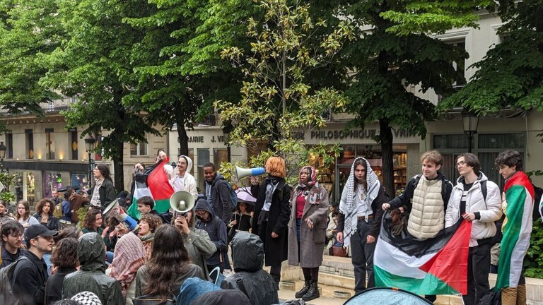 فرنسا.. وقفة تضامنية مع فلسطين أمام “جامعة السوربون” اليوم