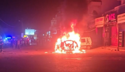 بالفيديو- ‏غارة استهدفت سيارة قرب الرمال في مدينة ‎صور