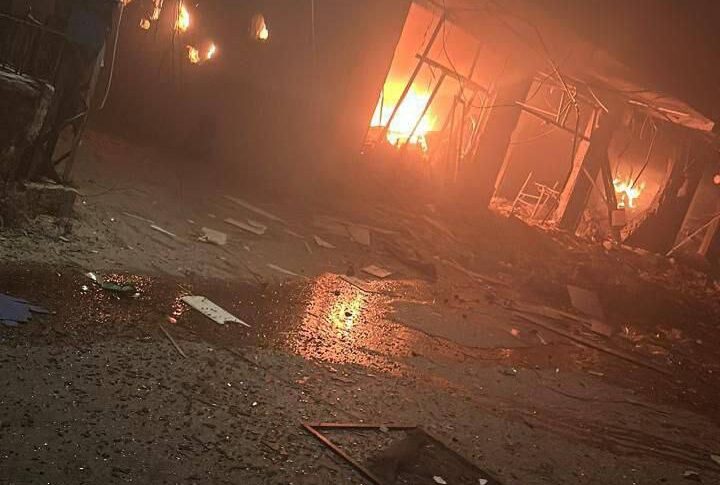 استشهاد لبناني متأثراً بجروحه التي أصيب بها في غارة جويا التي استهدفت منزله وأسفرت عن إصابته مع زوجته وأطفاله (الأخبار)