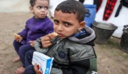 بين الجوع واليتم.. أرقام مرعبة عن أطفال غزة!