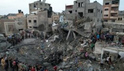 الاحتلال يكثف غاراته على قطاع غزة مخلفا شهداء وجرحى