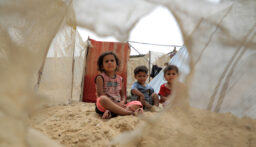 الهلال الأحمر الفلسطيني: أكثر من 15 ألف طفل استشهدوا منذ بدء العدوان الإسرائيلي