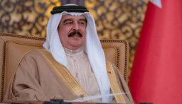 ملك البحرين يقدم تعازيه بوفاة رئيسي والوفد المرافق