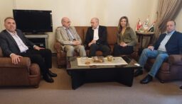 وفد من لجنة متابعة عودة النازحين في قضاء بعبدا زار أمين عام المجلس الأعلى السوري اللبناني نصري الخوري