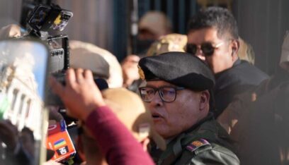لحظة اعتقال قائد الجيش البوليفي بعد محاولة الانقلاب الفاشلة