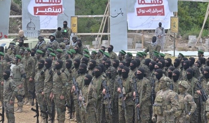صحيفة بريطانية: نادراً ما يرد حزب الله على الرسائل…”لم يعد له مزاج للاستماع”!