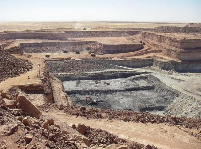 “بلومبيرغ”: روسيا تسعى للاستحواذ على أصول اليورانيوم الفرنسية بالنيجر