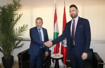 هل قرأ باسيل في كتاب جنبلاط؟ “التيار”: أصبحنا في الوسط (مرلين وهبة – الجمهورية)