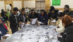 للمرة الأولى.. الحزب الحاكم في جنوب إفريقيا يفقد الأغلبية بالبرلمان