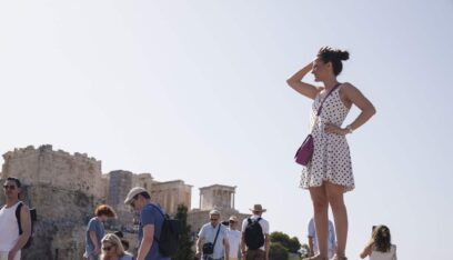 موجة حارة في اليونان تودي بحياة 6 سياح