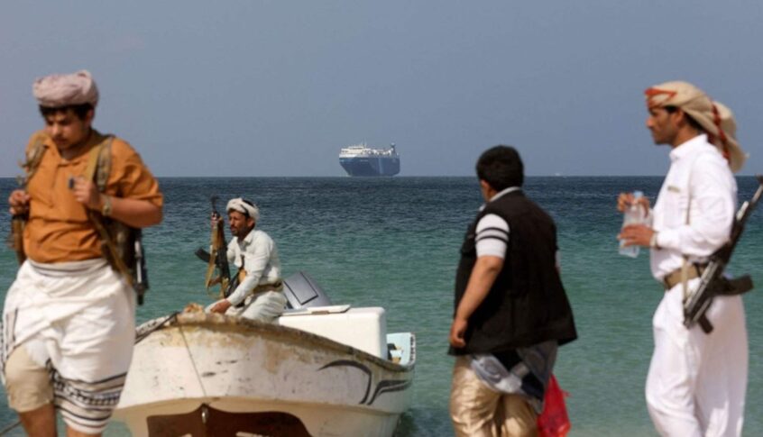 الحوثيون: عمليتان على آيزنهاور الاميركية وترانسورلد نافيغيتور