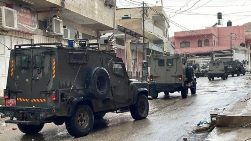 العدو يشنّ حملة اعتقالات في الضفة..