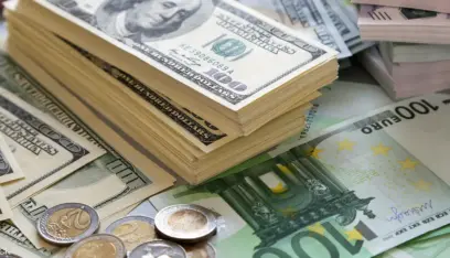 الدولار مستقر مع عودة التوقعات بخفض أسعار الفائدة