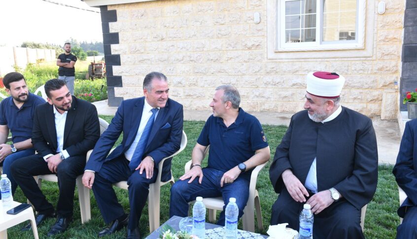 باسيل من تل عباس الشرقي: الرئيس الأسد قال لي أنتم تختارون ولسنا نحن من نختار عنكم ممثلينكم…إذا احترمنا أنفسنا يحترمنا جارنا